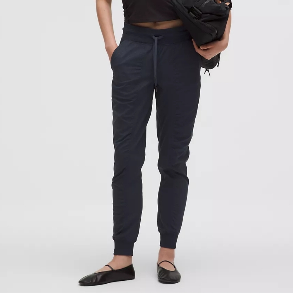 Lululemon Dance Studio Women's Navy Jogger Pant, Size 4